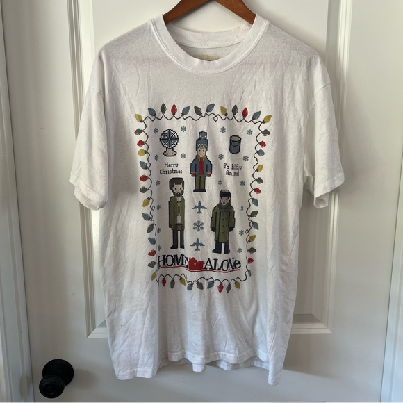 Home Alone Graphic White T-Shirt - Picture 1 of 5